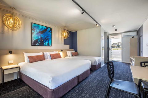 Nightcap At Gateway Hotel - Sydney 4u 7