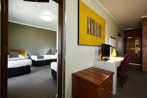Sovereign Park Motor Inn - Sydney 4u 2