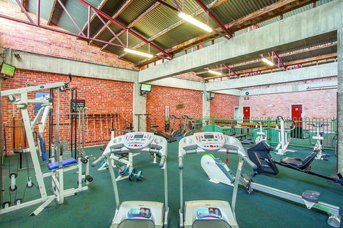 Sovereign Park Motor Inn - Sydney 4u 14