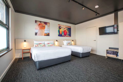 Nightcap At Chester Hill Hotel - Sydney 4u 4