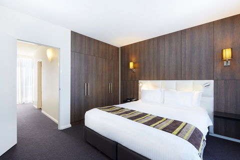 Holiday Inn Warwick Farm - Sydney 4u 4
