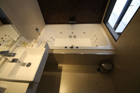 Holiday Inn Warwick Farm - Sydney 4u 5
