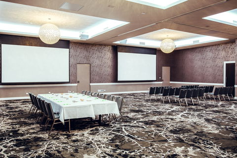 Holiday Inn Warwick Farm - Sydney 4u 6
