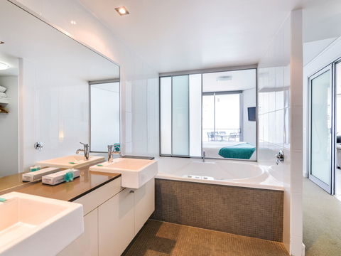 Grand Mercure Apartments Bargara - Sydney 4u 6