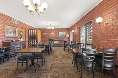 Burke & Wills Motor Inn - Sydney 4u 7