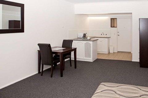 Comfort Inn & Suites Riverland - Accommodation Sydney 5
