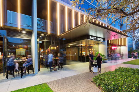 East Hotel - Sydney 4u 1