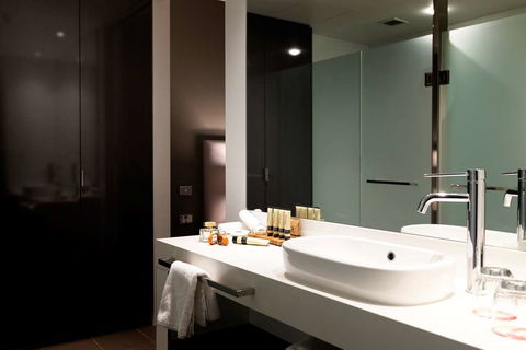 East Hotel - Sydney 4u 6