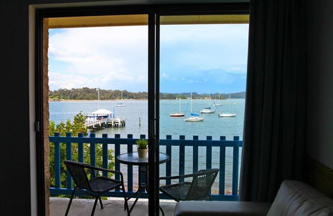 Mariners On The Waterfront - Sydney 4u 8