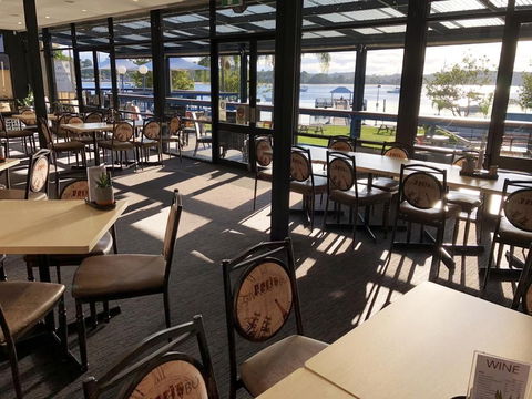 Mariners On The Waterfront - Sydney 4u 14