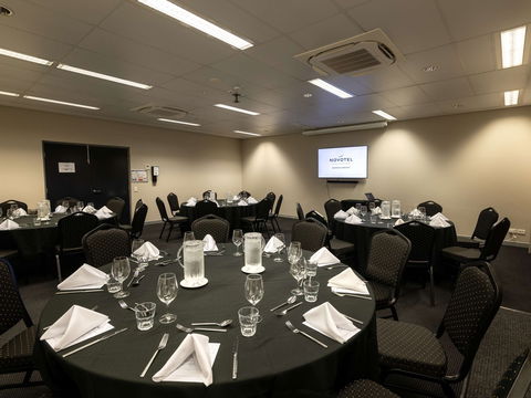 Novotel Darwin Airport Hotel - Sydney 4u 6