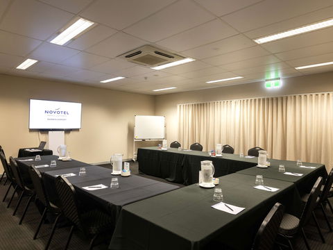 Novotel Darwin Airport Hotel - Sydney 4u 8
