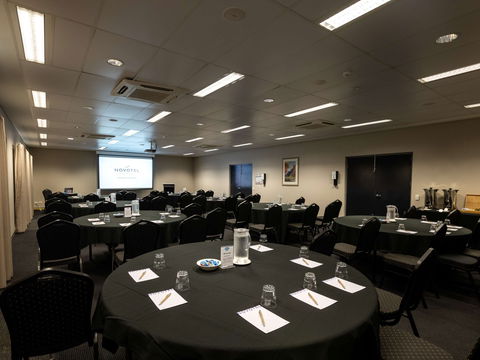 Novotel Darwin Airport Hotel - Sydney 4u 9