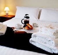 Hut on the Hill BB - Accommodation Sydney