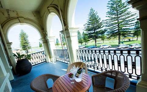 Largs Pier Hotel - Sydney 4u 2
