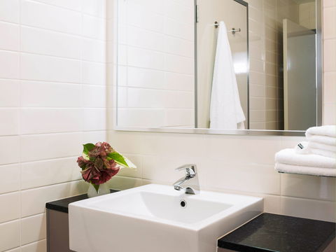 Novotel Darwin Airport Hotel - Sydney 4u 1