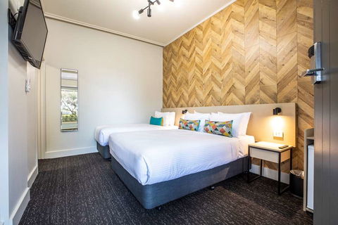 Nightcap At Sylvania Hotel - Sydney 4u 1