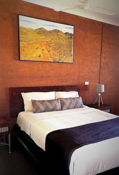 Gidgee Inn - Sydney 4u 1
