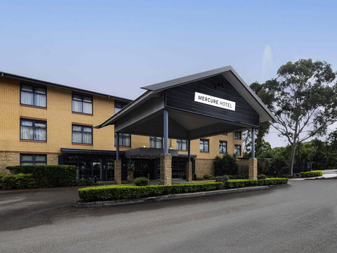Mercure Sydney Blacktown - Sydney Resort 0