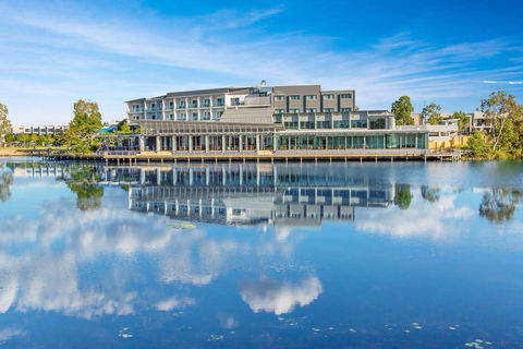 Best Western Plus North Lakes Hotel - Sydney 4u 1