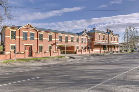 Lake Inn Ballarat - Accommodation Sydney 0
