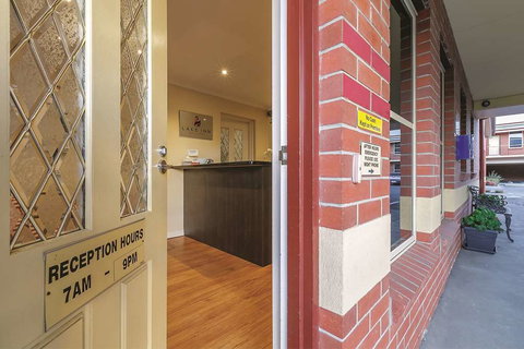Lake Inn Ballarat - Accommodation Sydney 2