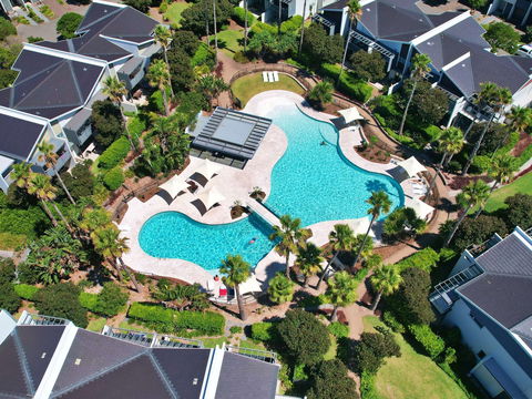 Pullman Magenta Shores Resort - Sydney 4u 1