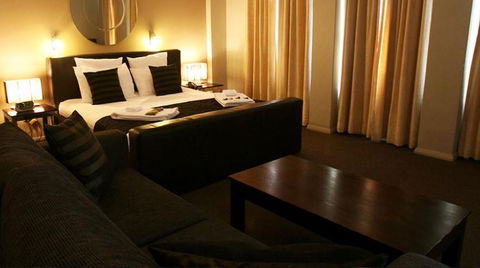 The Clarendon Hotel - Sydney 4u 1