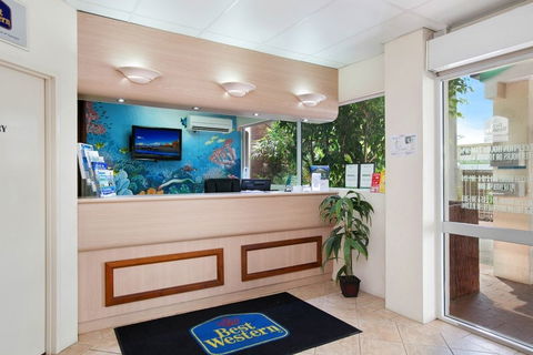 Cairns City Sheridan - Sydney 4u 2