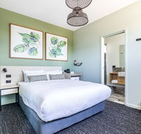 Nightcap at Commercial Hotel