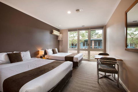 Burvale Hotel - Accommodation Sydney 6
