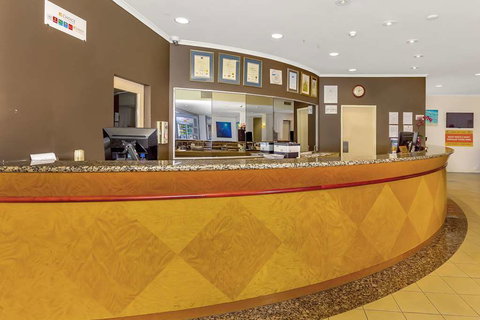 Comfort Inn & Suites Goodearth - Sydney Resort 3