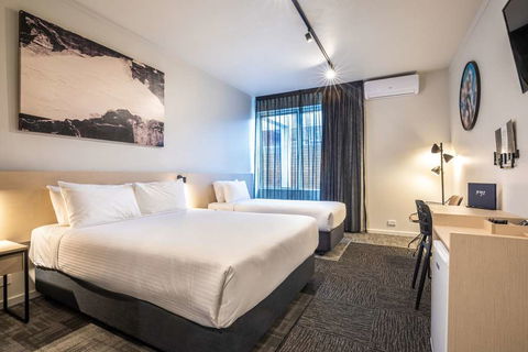 Nightcap At Keysborough Hotel - Sydney 4u 6