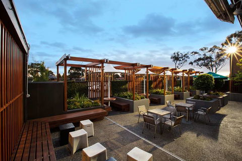 Nightcap At Keysborough Hotel - Sydney 4u 9