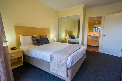 Perth Ascot Central Apartment Hotel - Sydney 4u 1