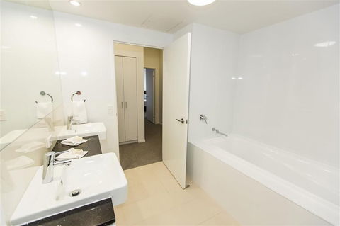 Gladstone Central Plaza Apartment Hotel - Sydney 4u 1