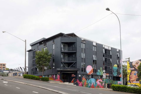 Hotel Hacienda - Accommodation Sydney 0