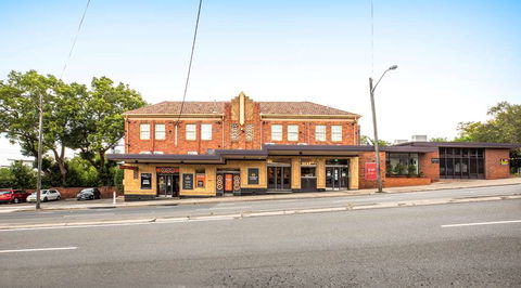 Nightcap At Pymble Hotel - Sydney 4u 0