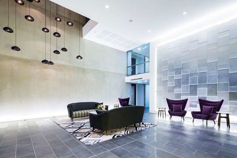 Avenue Hotel Canberra - Sydney 4u 1