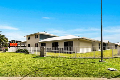Econo Lodge Beachside - Sydney 4u 0