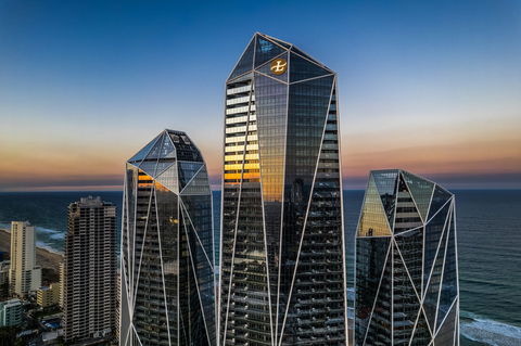 Langham, Gold Coast & Jewel Residences - Sydney 4u 1