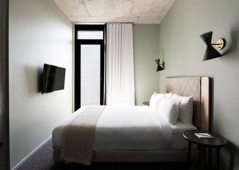 Alex Hotel, Perth - Sydney 4u 2