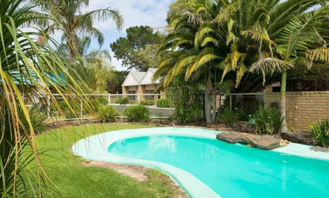 Tropicana Motor Inn - Sydney 4u 0
