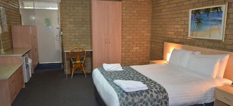 Tropicana Motor Inn - Sydney 4u 1