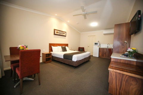 Roma Explorers Inn - Sydney 4u 2