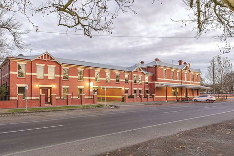 Lake Inn Ballarat - Sydney 4u 1