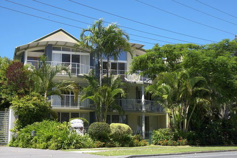 Noosa Outrigger Beach Resort - Sydney 4u 0