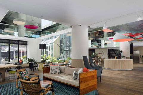 QT Gold Coast - Sydney 4u 2