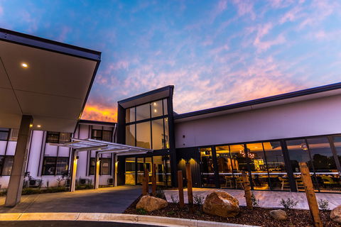 The Remington Orange - Accommodation Sydney 0