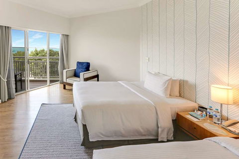 Shangri-La Hotel, The Marina - Sydney 4u 5